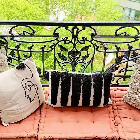 Sunny & Stylish 2-bedroom In Viet-namese District * פריז