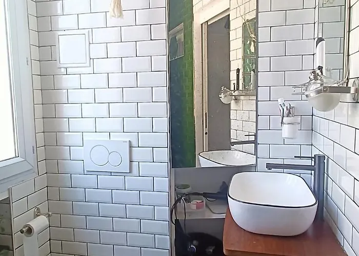 Sunny&stylish 2-bedroom In Viet-namese District *