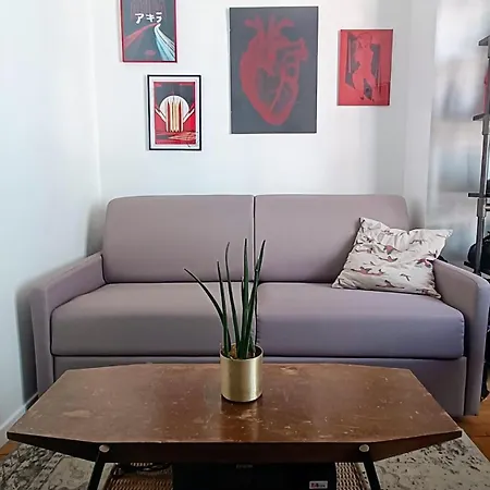 Sunny & Stylish 2-bedroom In Viet-namese District *