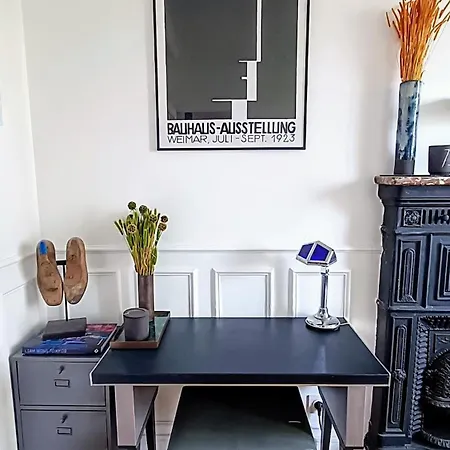 Sunny & Stylish 2-bedroom In Viet-namese District *