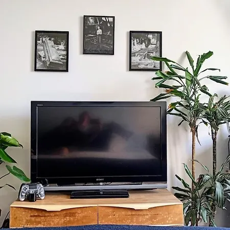 Apartment Sunny & Stylish 2-bedroom In Viet-namese District *